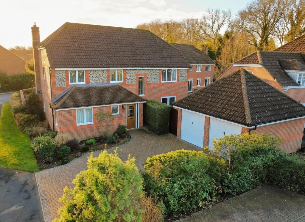 Property photo 1 of 25 1 Front E.Jpg