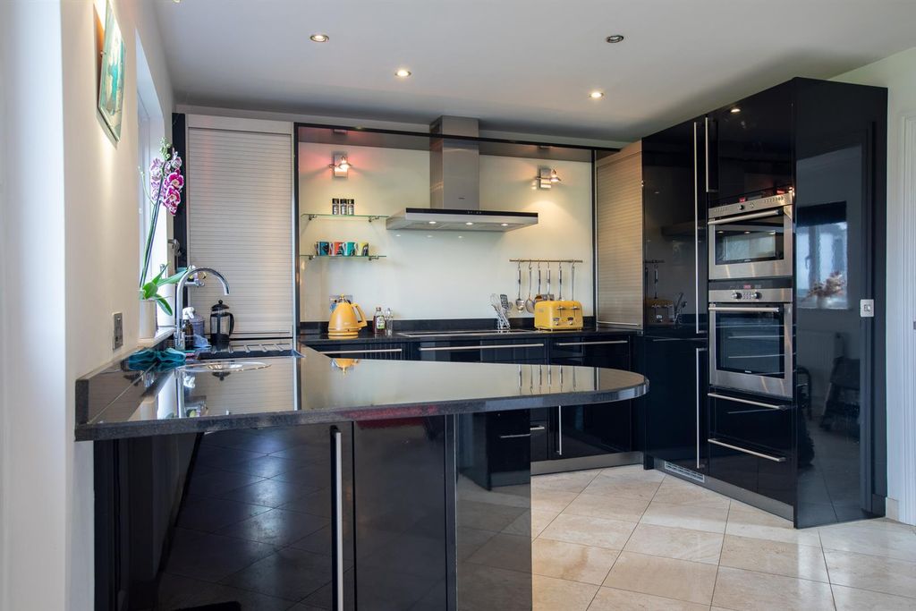 Property photo 3 of 15 3464-8.Jpg