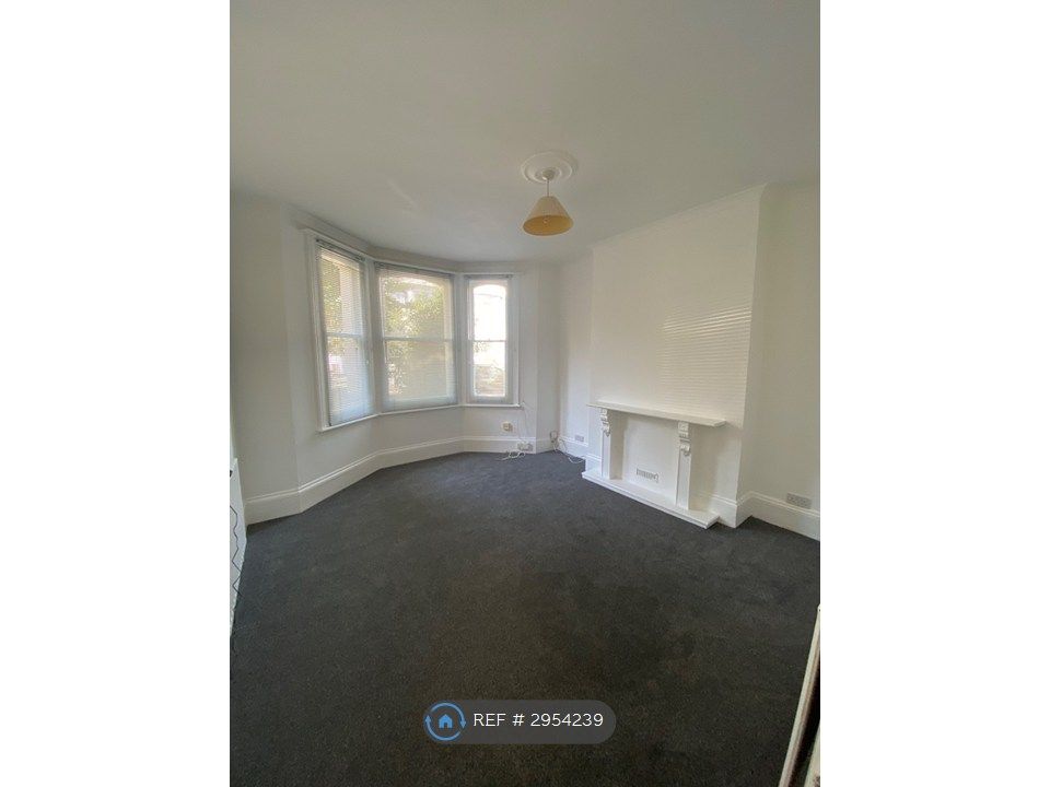 Property photo 2 of 10 Lounge