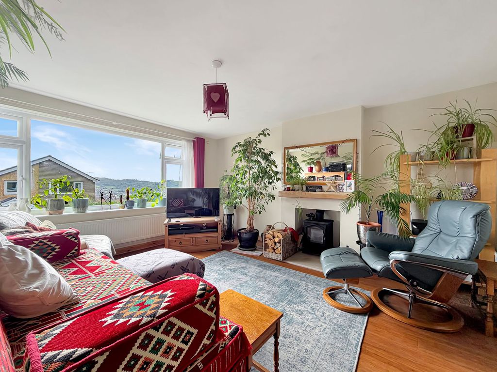 Property photo 3 of 34