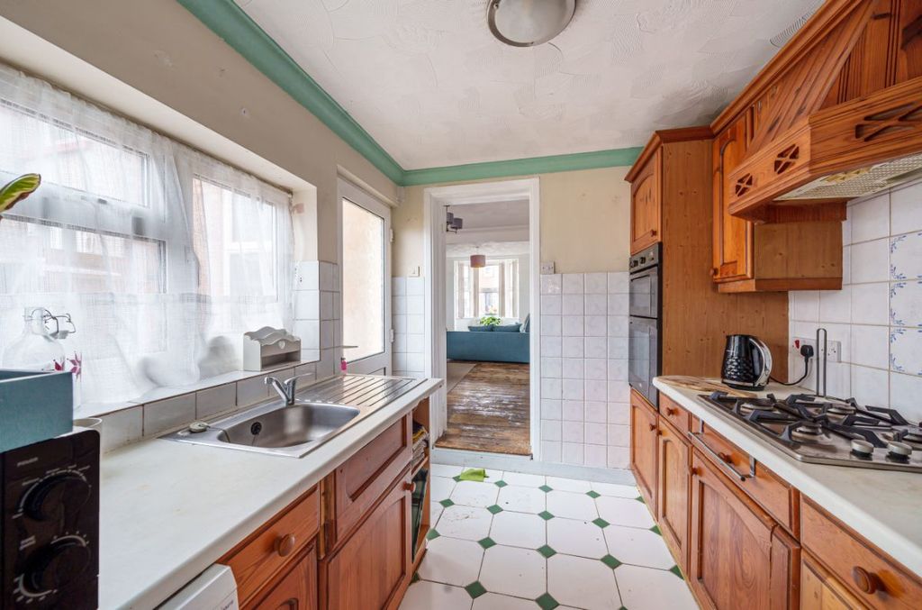 Property photo 3 of 16