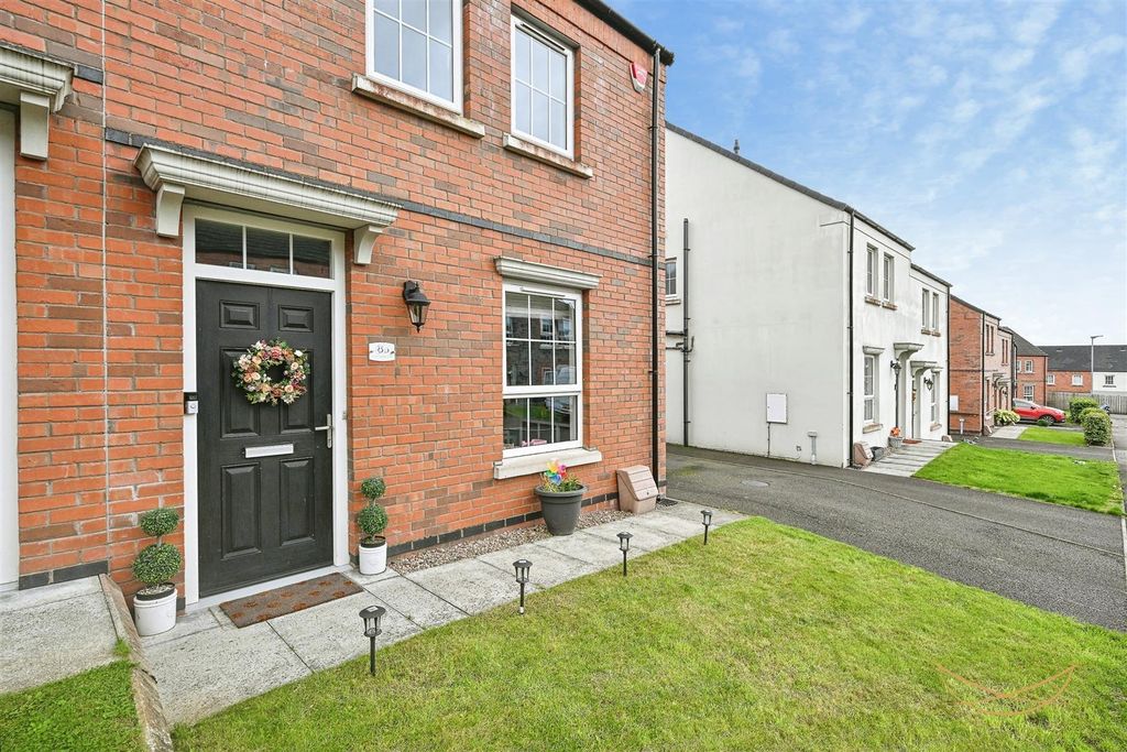 Property photo 3 of 35 Dhp-8.Jpg