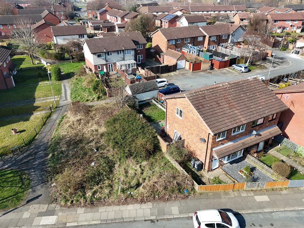 Property photo 2 of 11 Externally