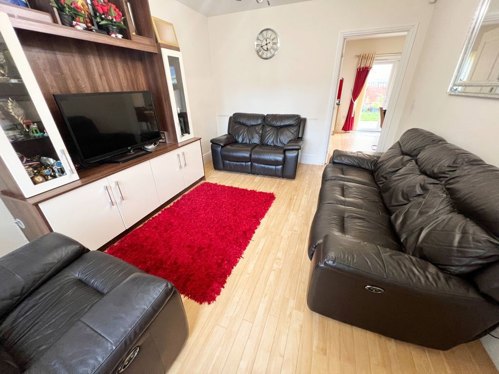 Property photo 3 of 21