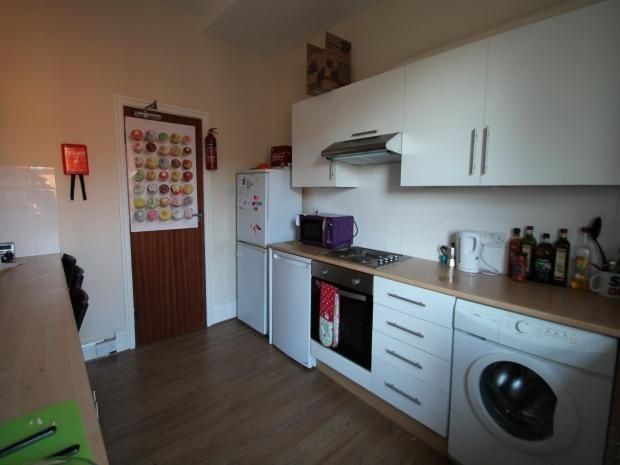 Property photo 2 of 7 A Modern, Well-Maintained Kitchen Featuring Ample ...