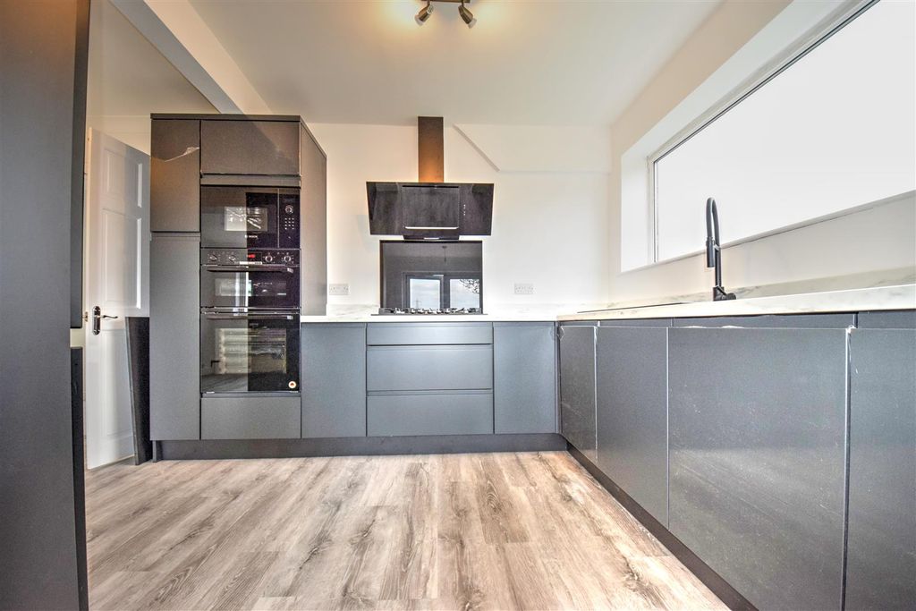 Property photo 1 of 15 Dsc_0538_Interior 3.Jpg