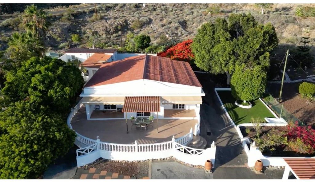 Property photo 1 of 45 Country Estate · Piedra Hinc