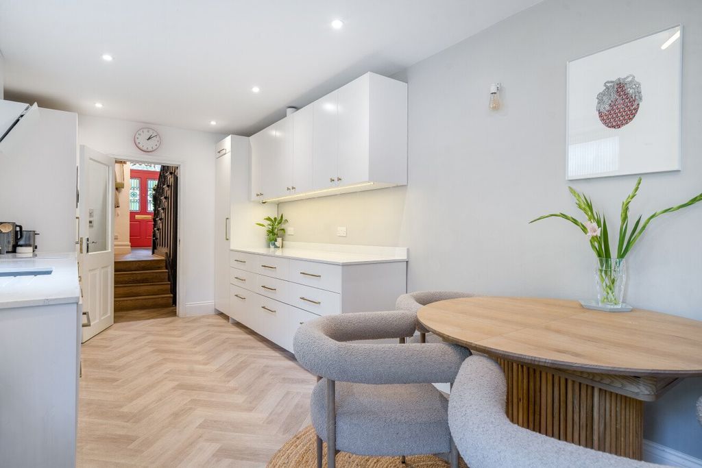 Property photo 2 of 23 Picture No. 42