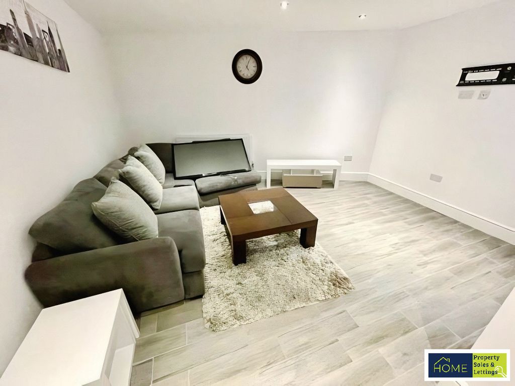 Property photo 3 of 17 0Fb015B7-91415_P5938I2317_Img_12_0000_Max_656x437.Jpeg