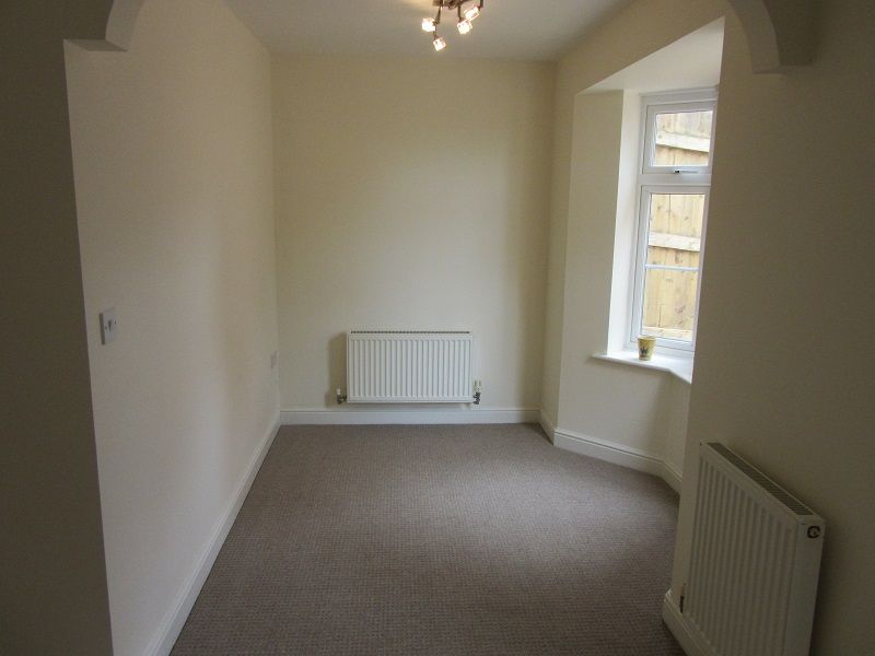 Property photo 3 of 9 Dining Room