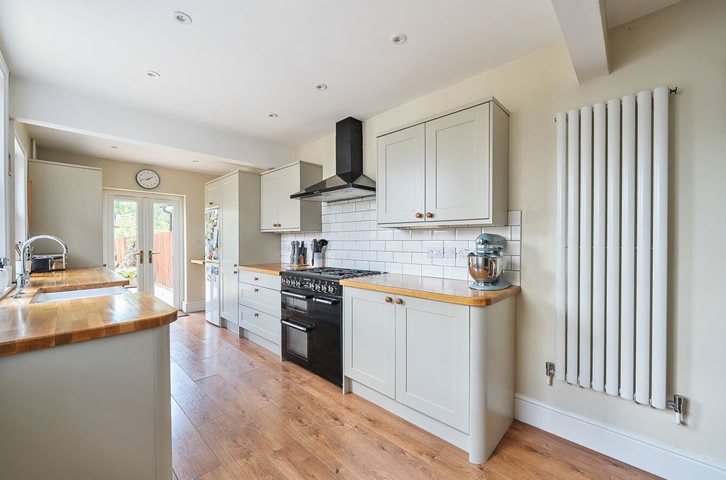 Property photo 2 of 24 1303627-9-683Da3c...