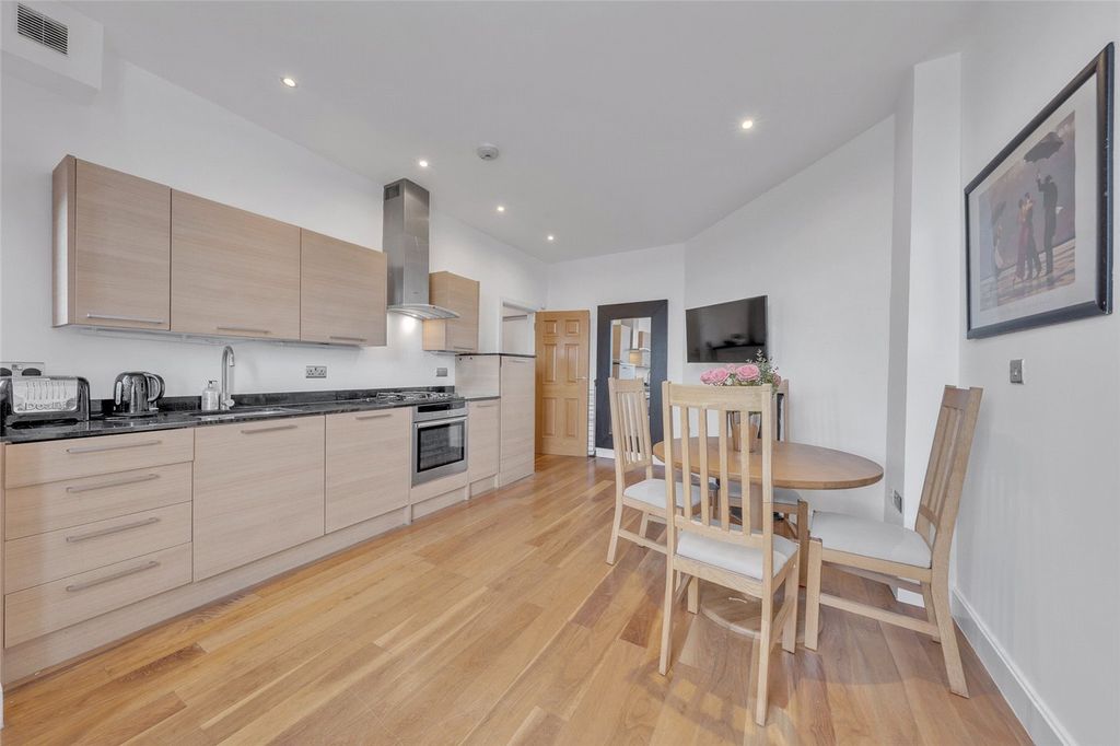 Property photo 3 of 17 Picture No. 09