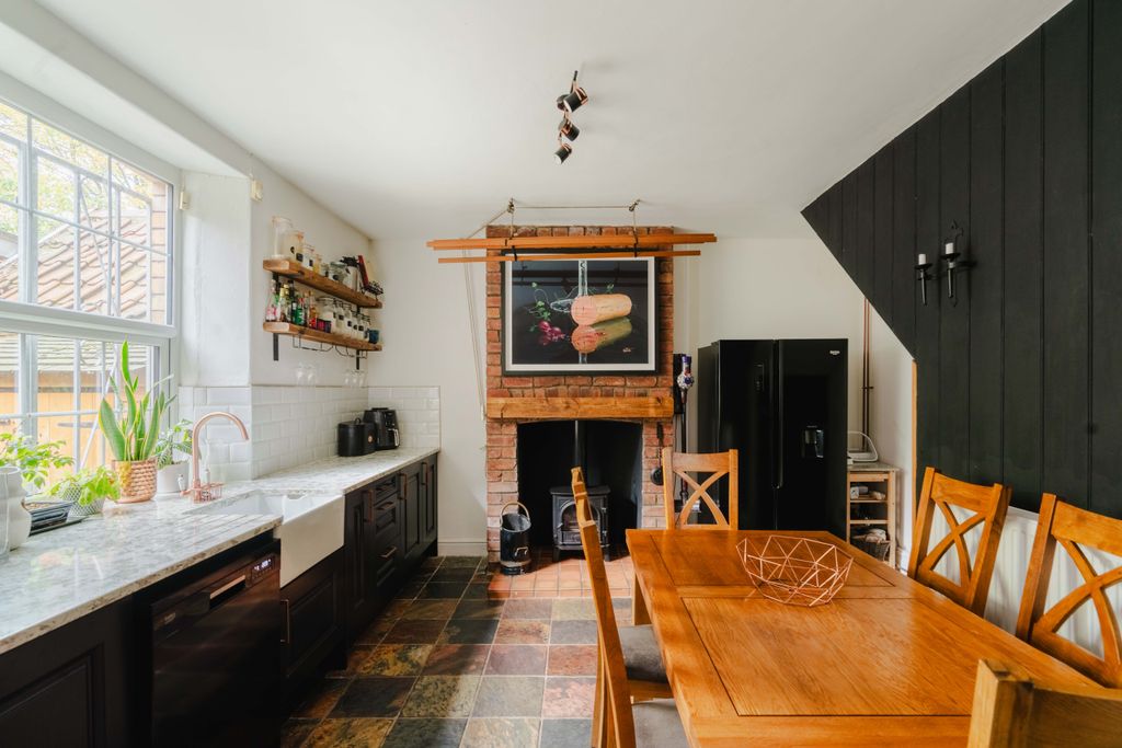 Property photo 3 of 18 2