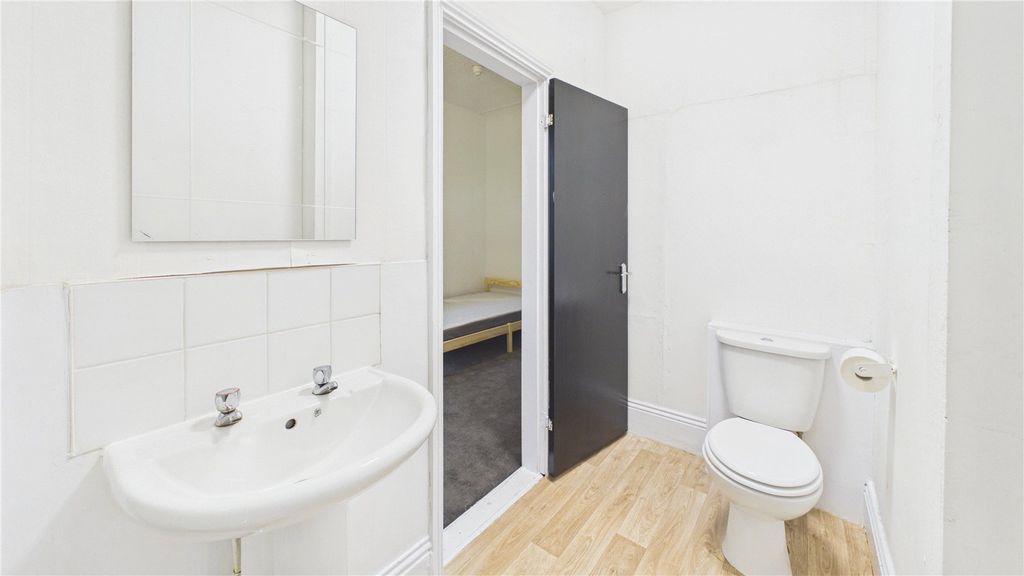 Property photo 3 of 6 Picture No. 02