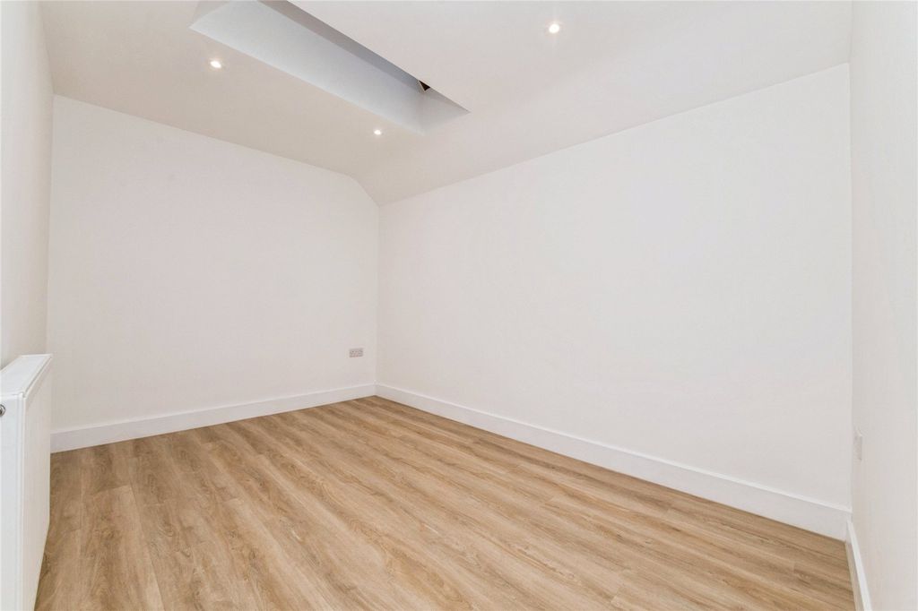 Additional image 11 of 2 bed flat for saleKerslakes Court, Honiton, Devon EX14