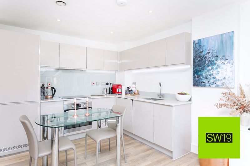 Property photo 1 of 10 Photo 6