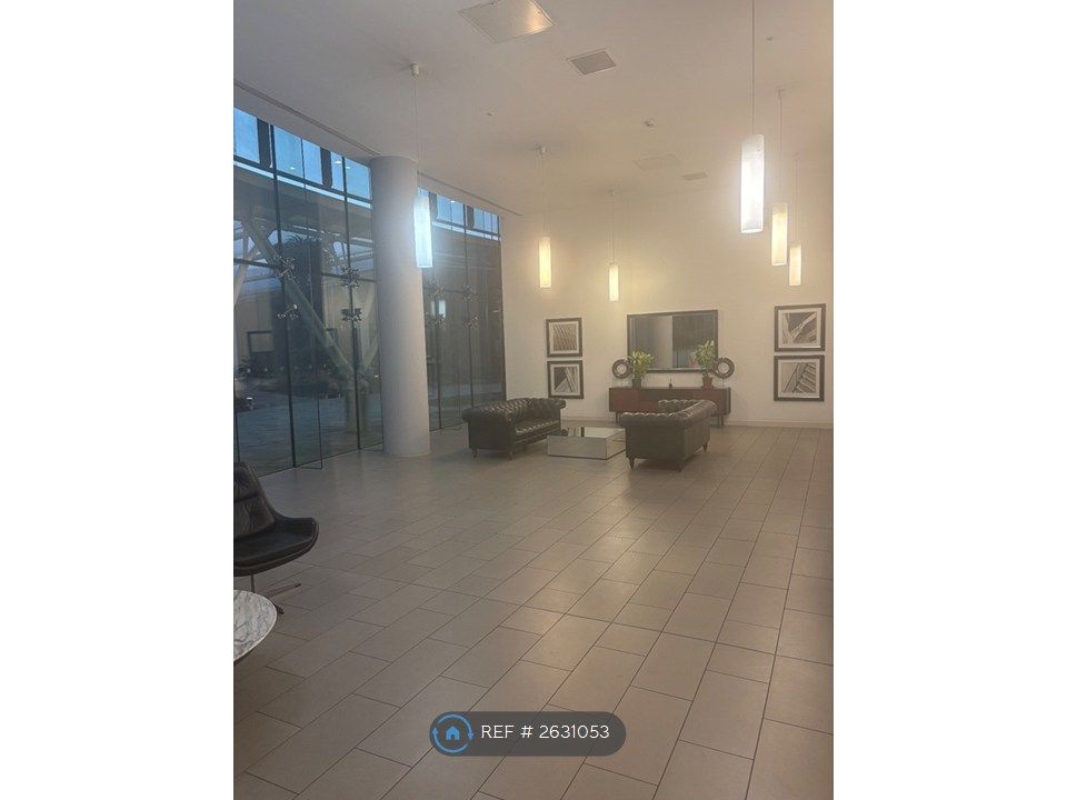 Property photo 3 of 10 Entry Hall