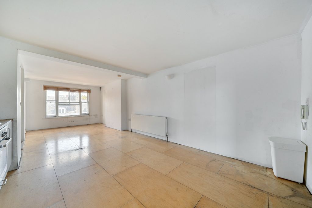 Property photo 3 of 8 5383434