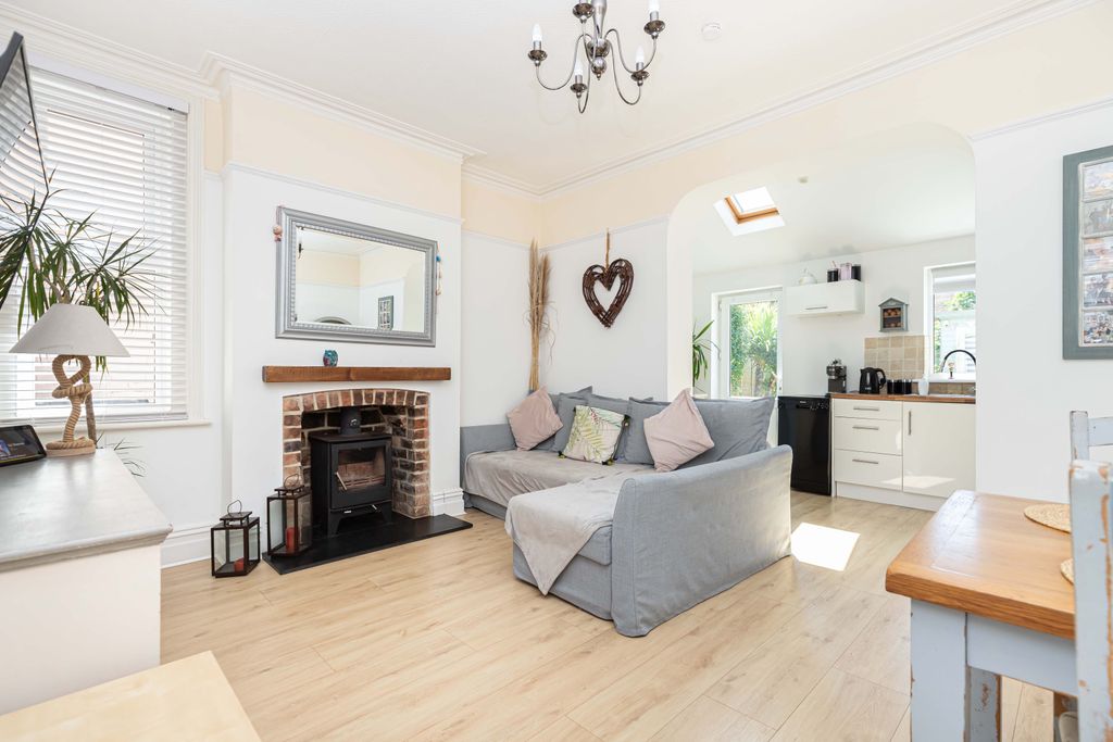 Property photo 3 of 18