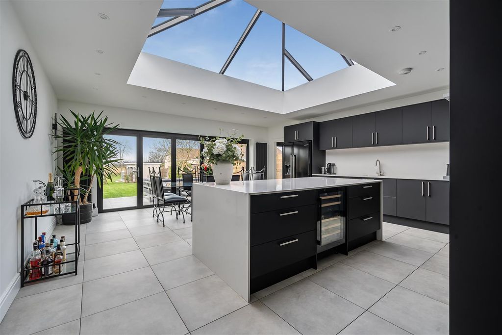 Property photo 3 of 21 1417572-10-6998494137c98.Jpg