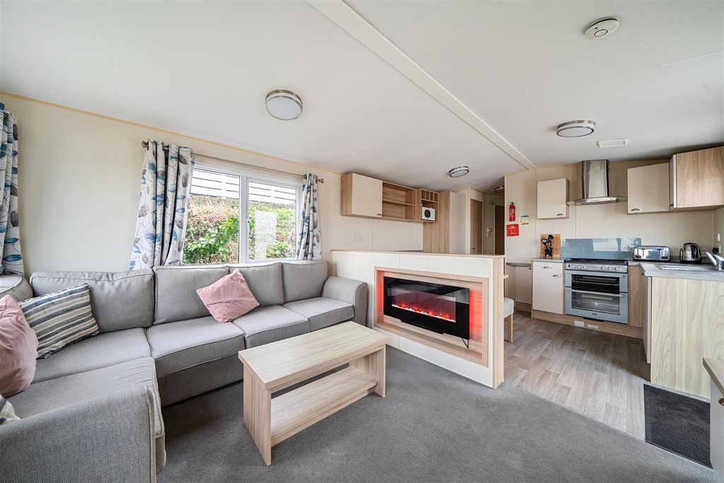 Property photo 2 of 22 1400410-10-696A64d46B46E.Jpg