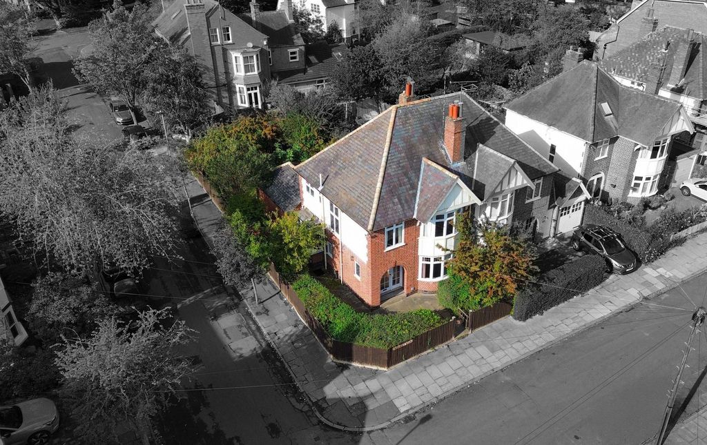 Property photo 1 of 37