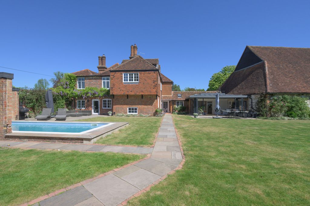 Property photo 1 of 33