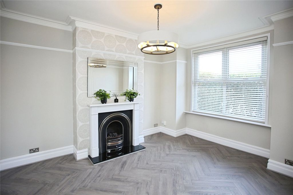 Property photo 2 of 20 Picture No. 17