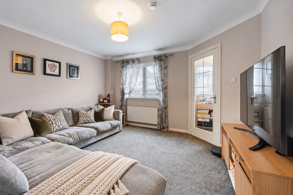 Property photo 3 of 19 5564173