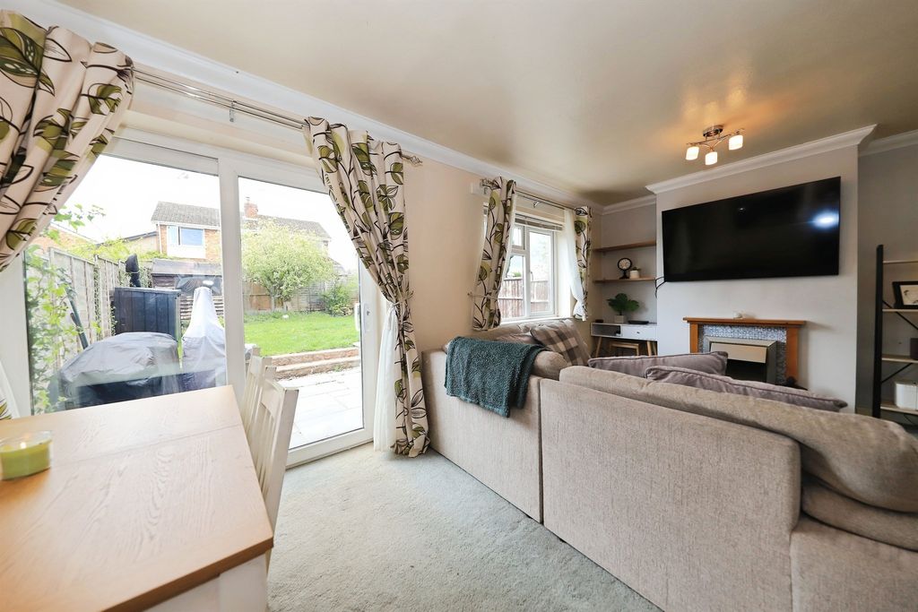 Property photo 2 of 17