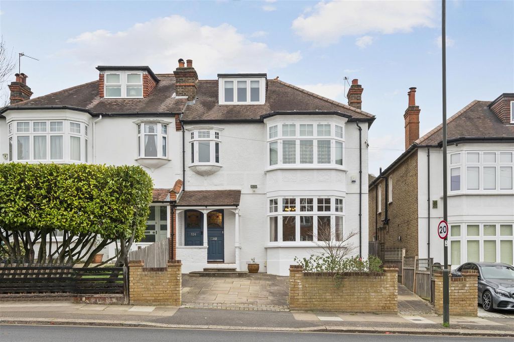 Property photo 1 of 28 124 Pepys Road,1.Jpg