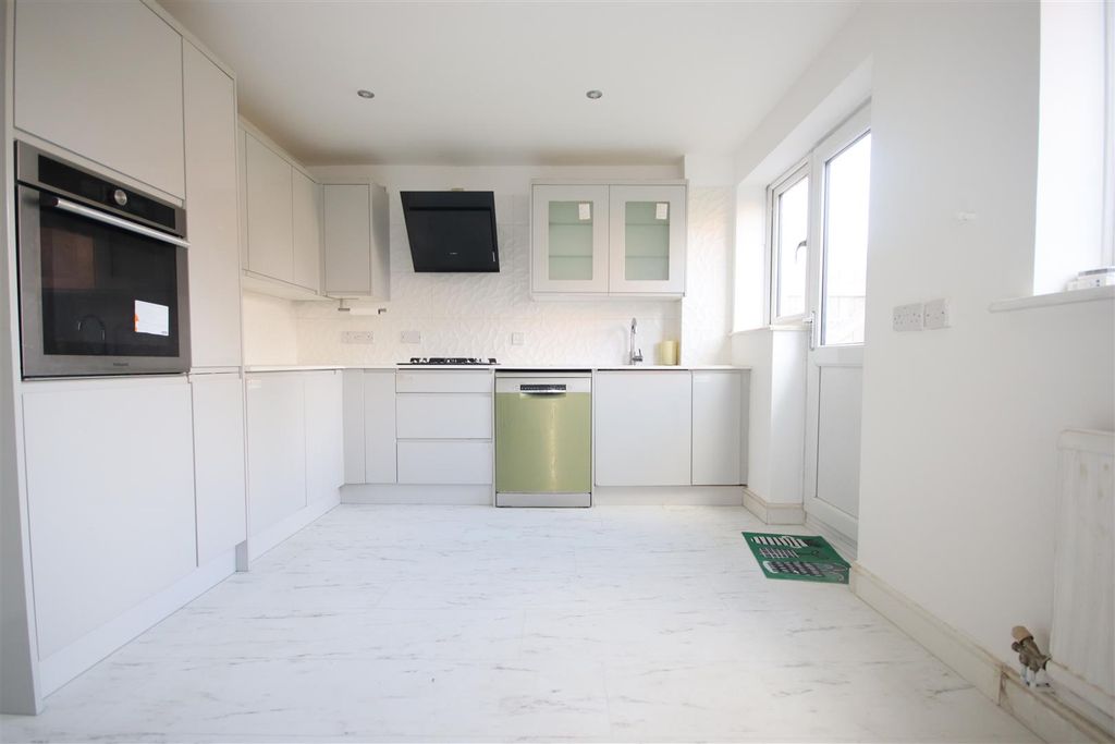 Property photo 2 of 11 Img_8672.Jpg