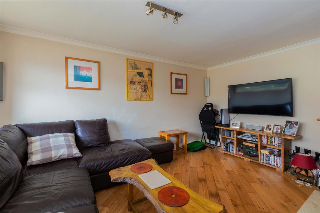 Property photo 2 of 15 13 Vermont Road-7.Jpg