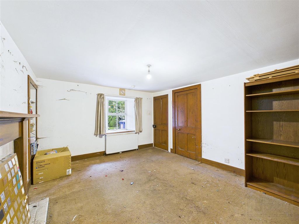Property photo 3 of 25 Sitting Room
