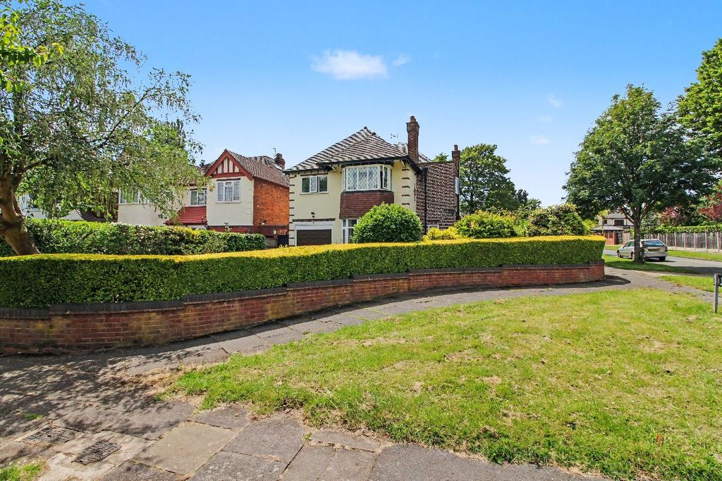 Property photo 2 of 27