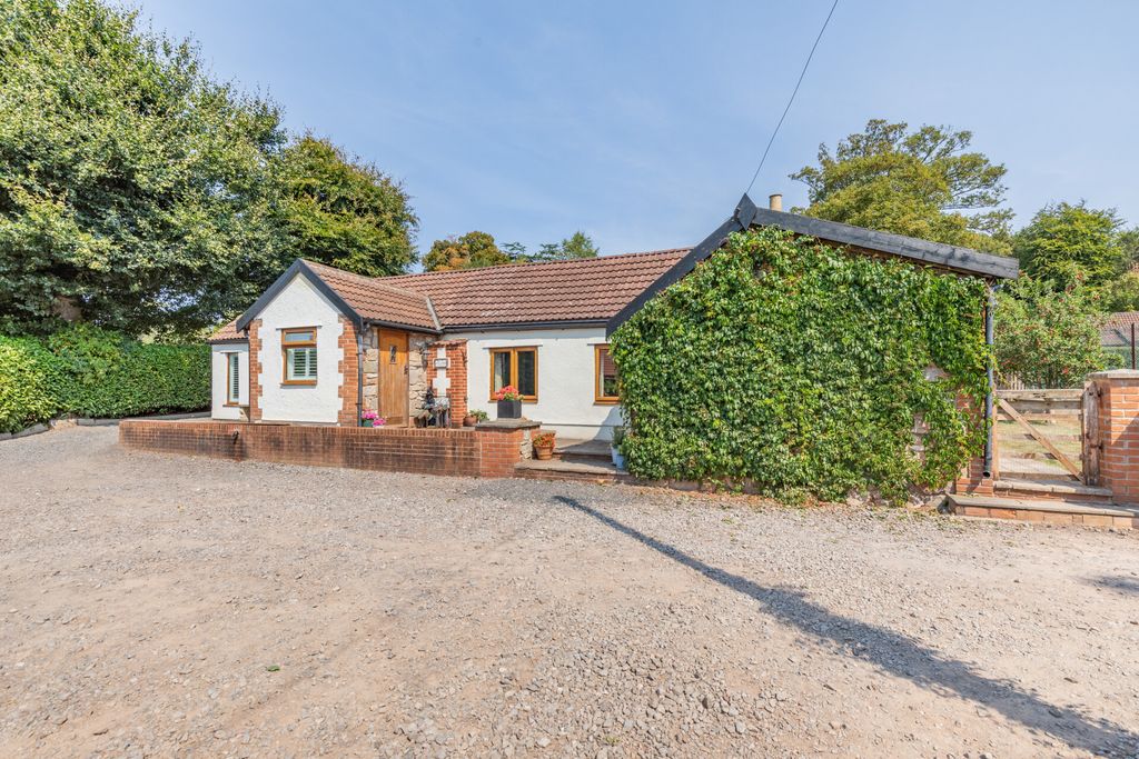 Property photo 1 of 32
