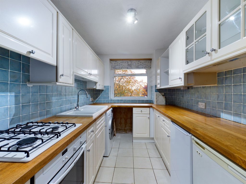 Property photo 2 of 9 1879273