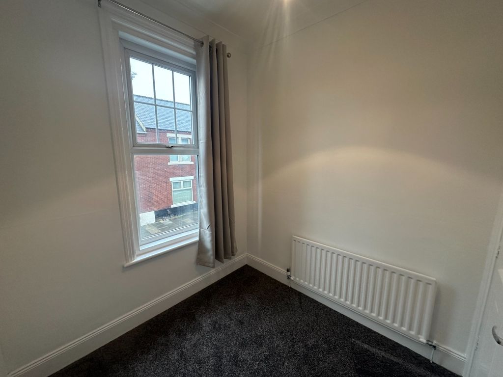 Property photo 3 of 14 2857664