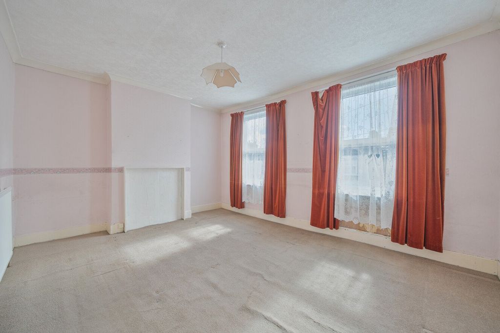 Property photo 3 of 15 Picture No. 16