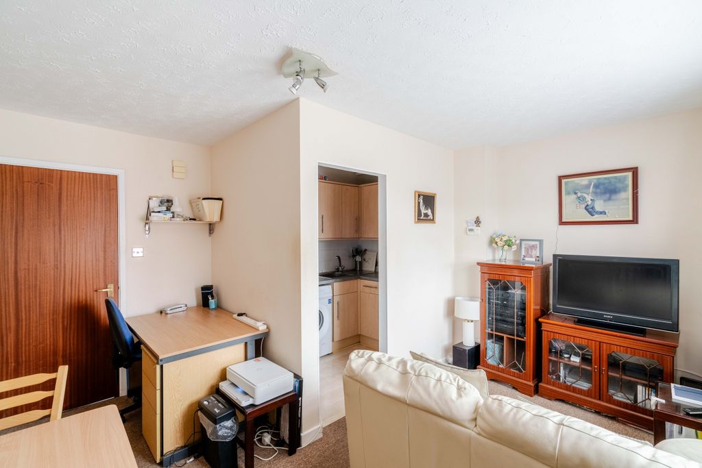 Property photo 3 of 11 3