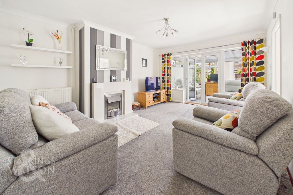 Property photo 2 of 19