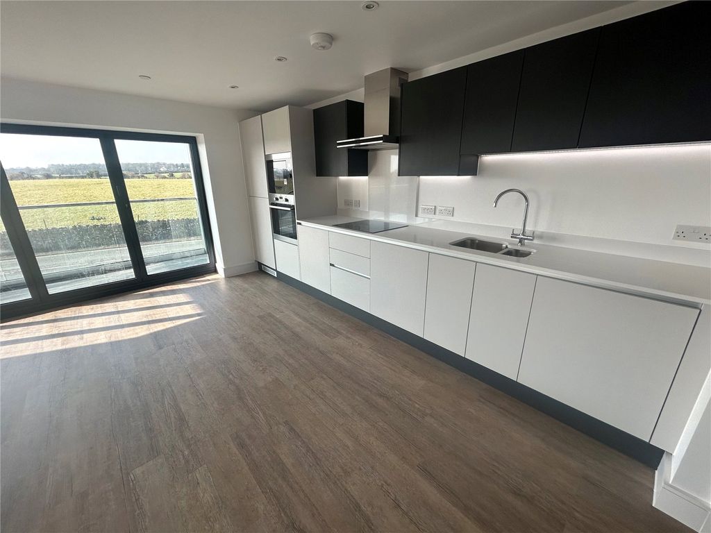 Property photo 2 of 12 Kitchen