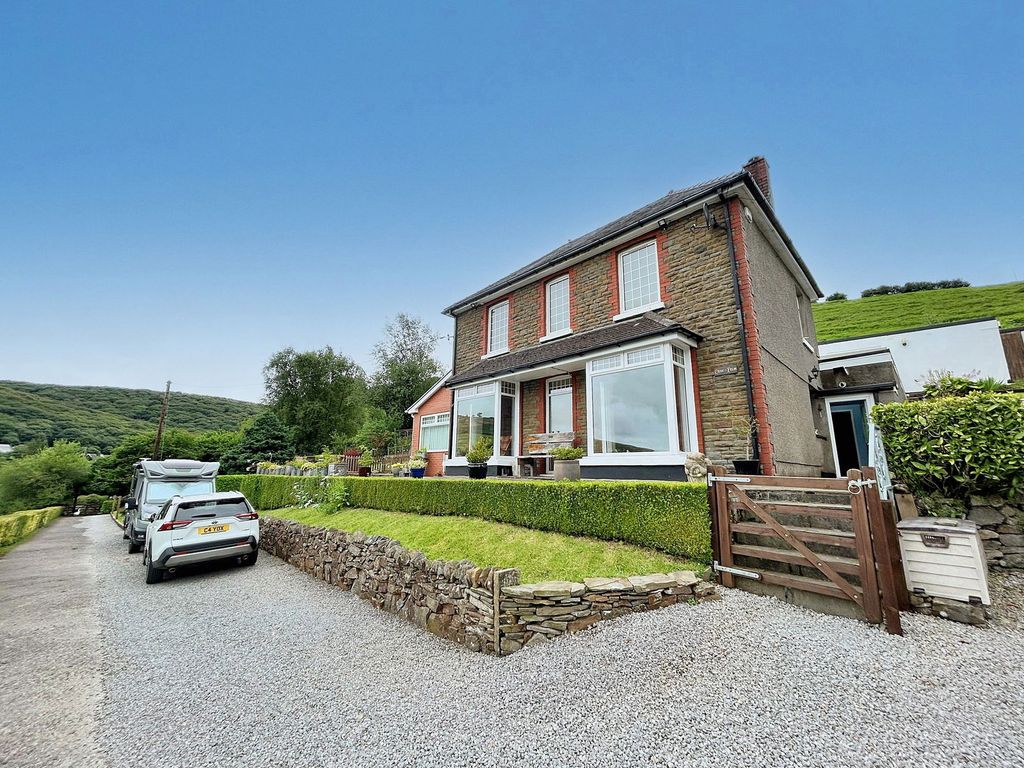 Property photo 2 of 42
