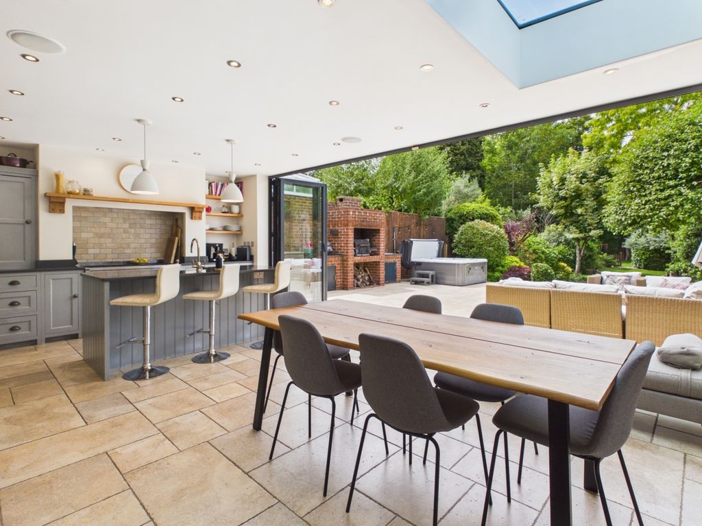 Property photo 2 of 28 Picture No. 94