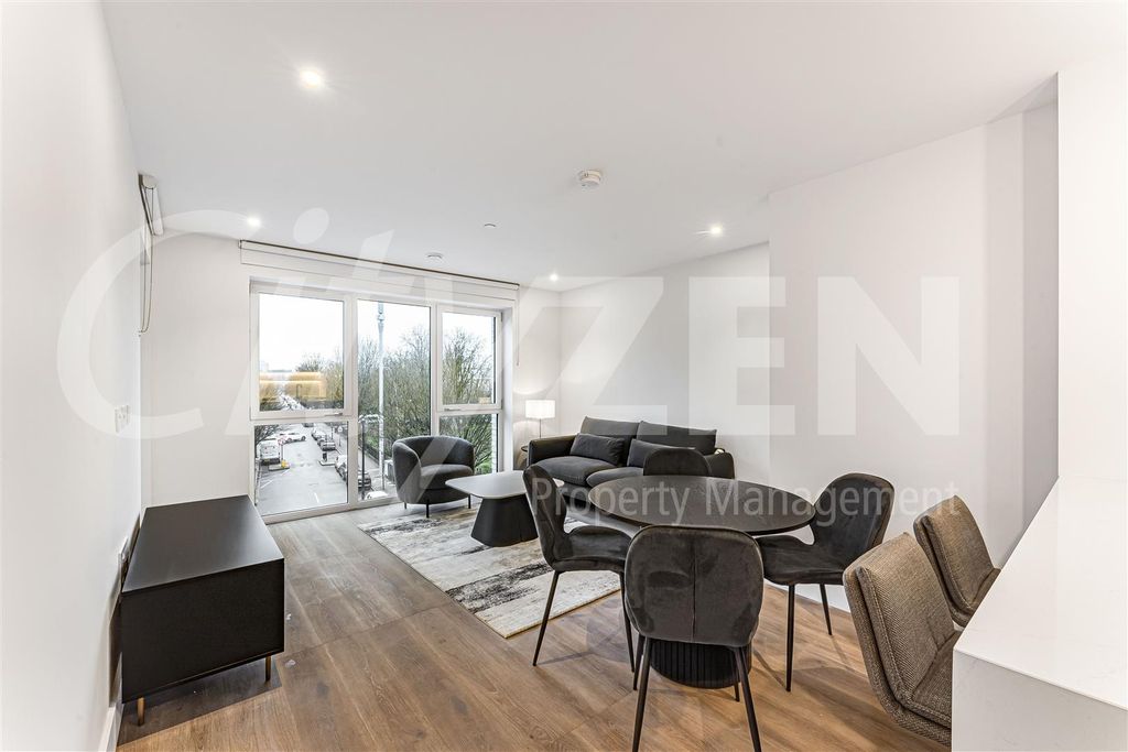 Property photo 3 of 24 Similar Apt