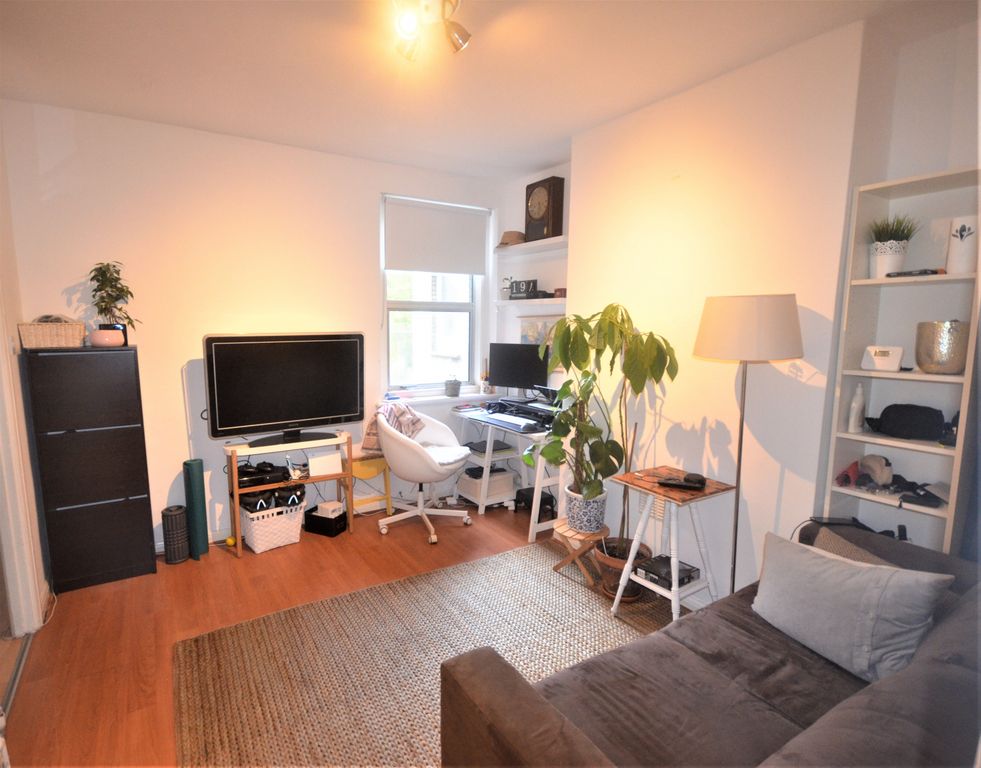 Property photo 3 of 10 Gallery
