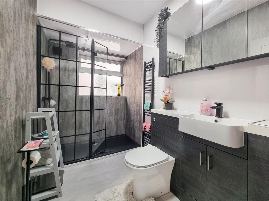 Property photo 3 of 12 84958.Jpg