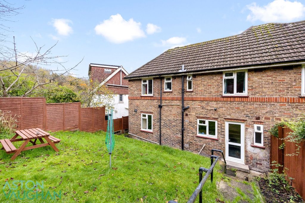 Property photo 3 of 10 5246182