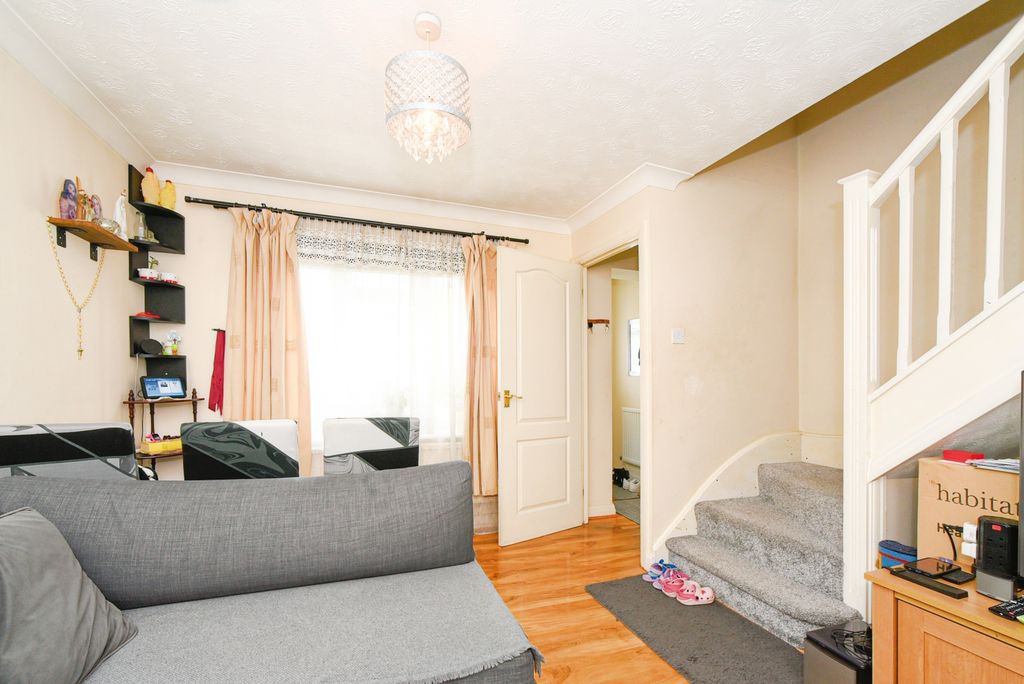Property photo 3 of 11