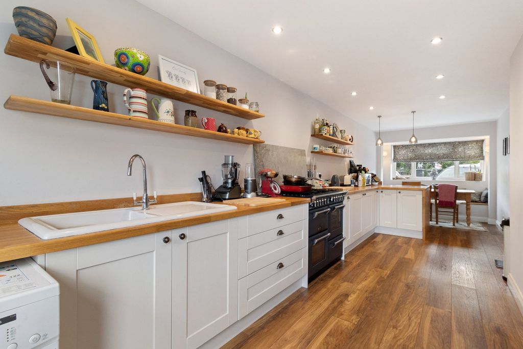 Property photo 3 of 13